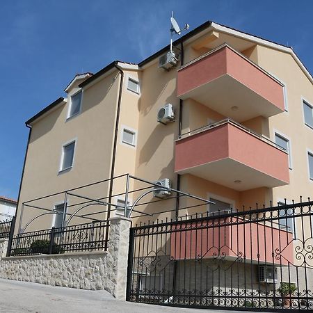 Rogoznica Apartments Kristina Экстерьер фото