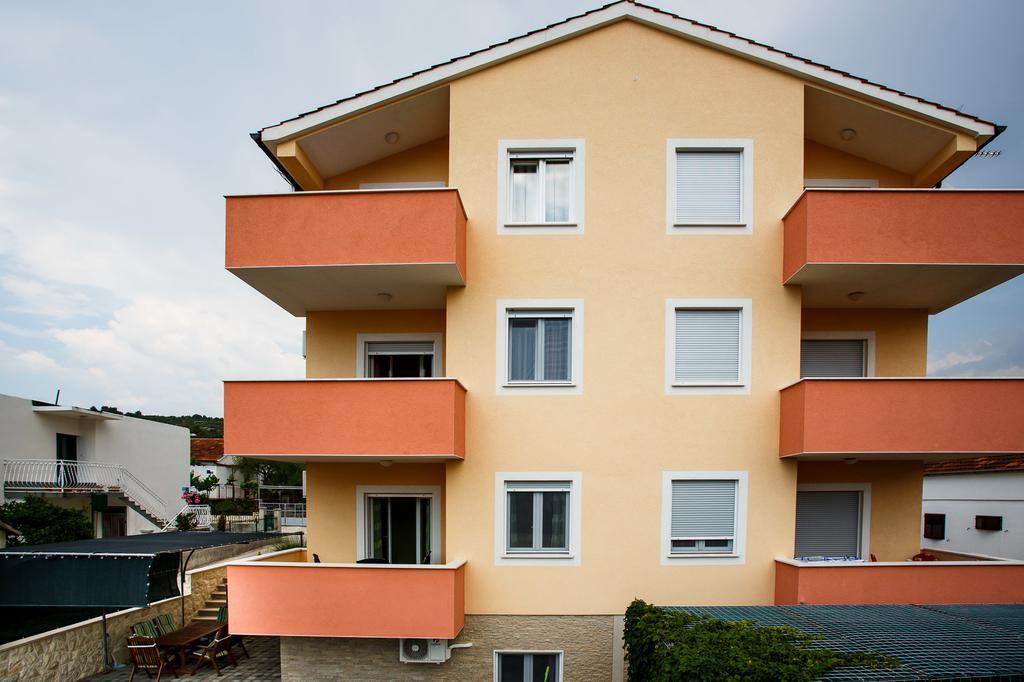Rogoznica Apartments Kristina Экстерьер фото