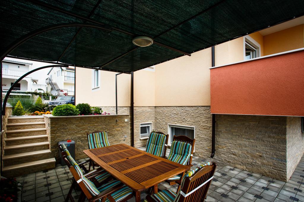 Rogoznica Apartments Kristina Экстерьер фото